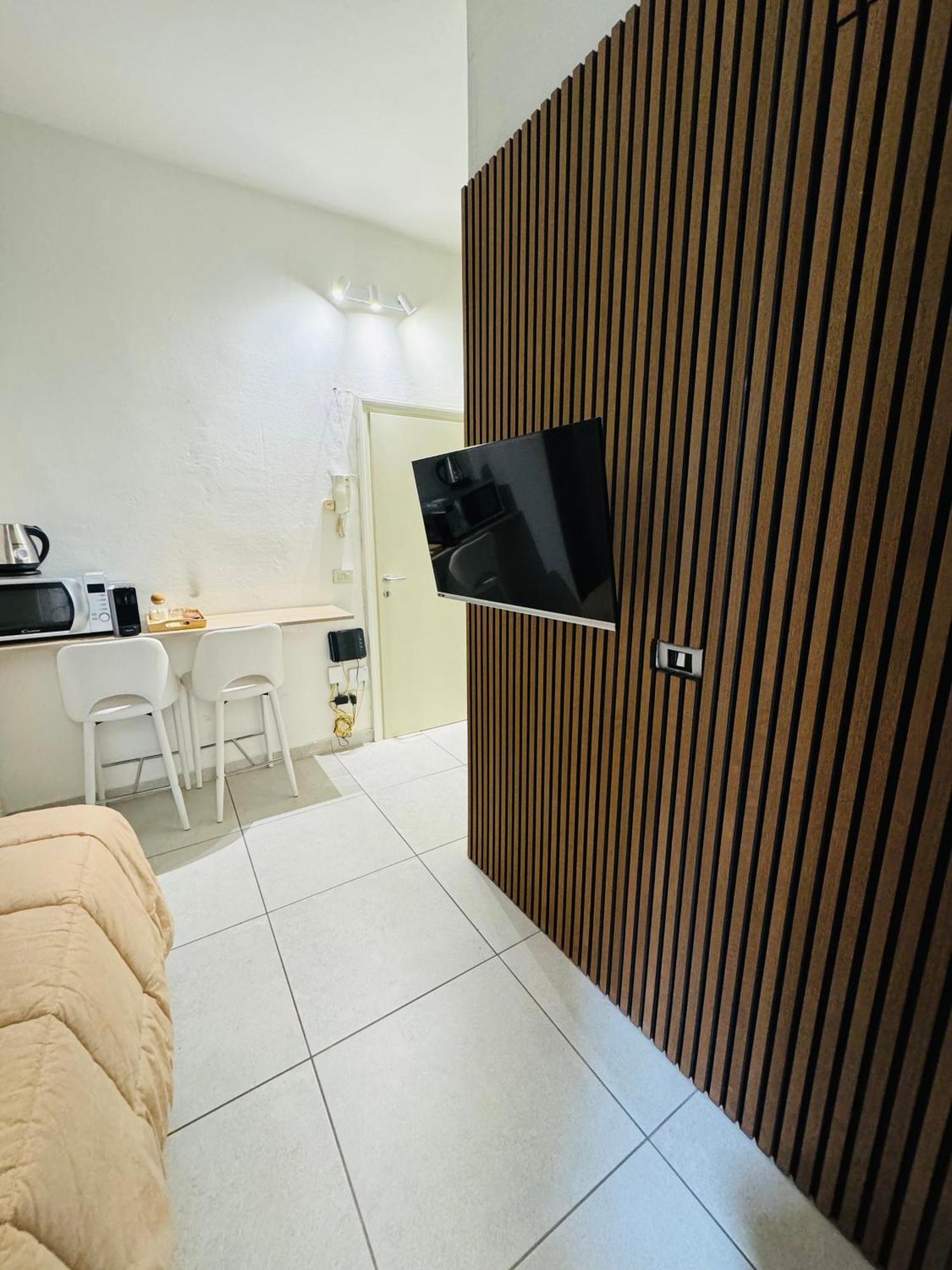 Tiny & Cosy Studio Flat In Como Eksteriør bilde