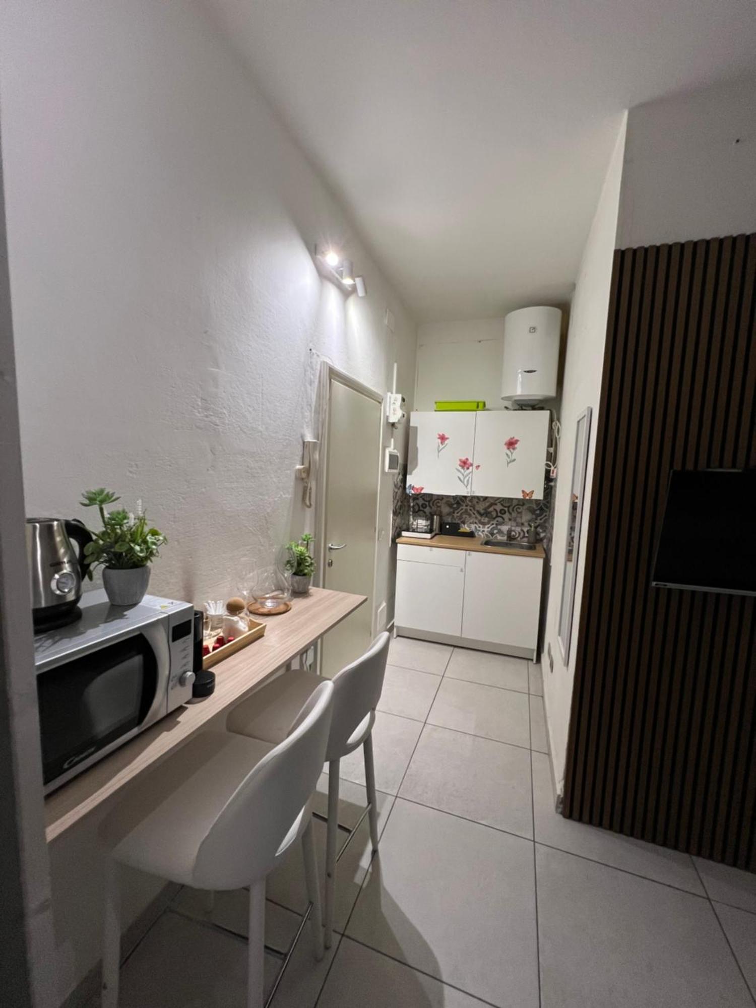 Tiny & Cosy Studio Flat In Como Eksteriør bilde